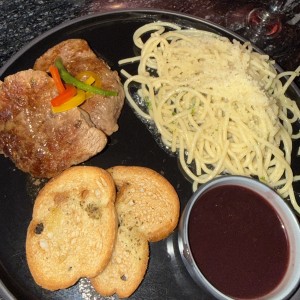 Filete de Res en Salsa de Vino Tinto