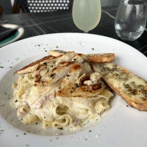 Fettuccine en Salsa Alfredo