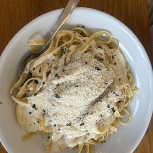 Amazing Alfredos - Chicken Alfredo