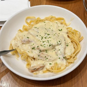 Amazing Alfredos - Chicken Alfredo