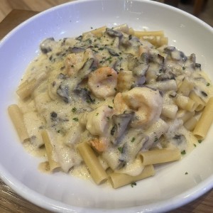 Salsa de Hongos y camarones