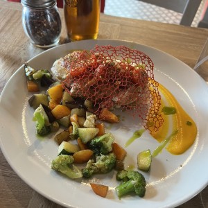 Pollo con mozarrella y vegetales 