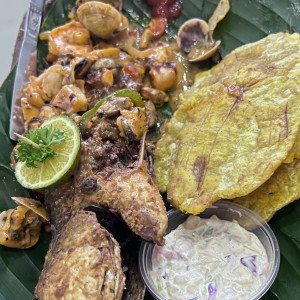 corvina frita con chupe