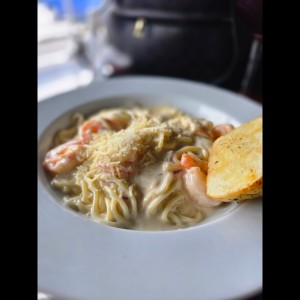 Pastas - Alfredo Con Camarones