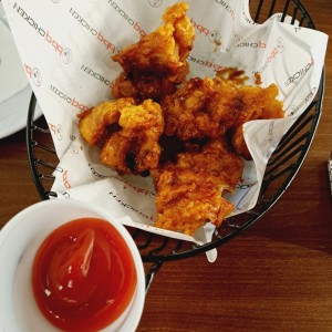 BONELESS / WINGS - SOY GARLIC