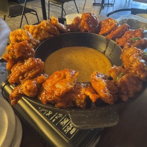 UFO Boneless con 4 salsas