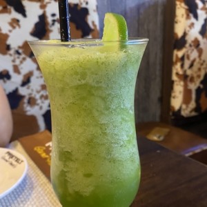limonada con hierba buena