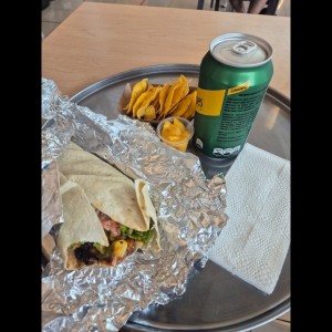 Burrito con chicharrones caramelizados