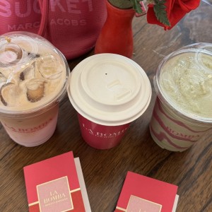 Iced latte, latte y frappe La bomba