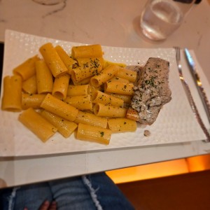 PESCADOS - SALMONE AL FUNGUI