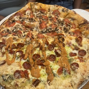 Mitad y mitad Viva la pizza y vodkarella