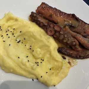 Pulpo al Ajillo 