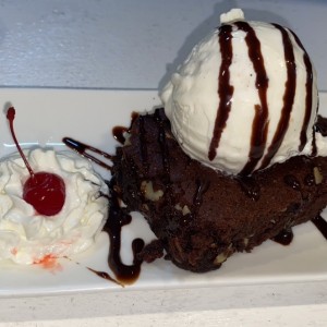 Brownie con helado