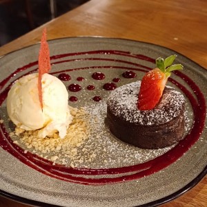 Postre - Lava Cake con Helado.