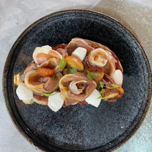 Mediterranean toast 