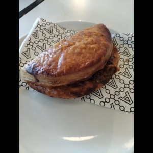 Empanadita de espinacas y queso
