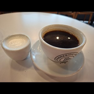 cafe americano con leche 