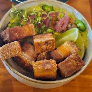 guacamole con chicharrones