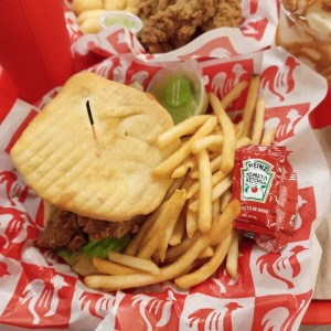 Pollo y hojaldre