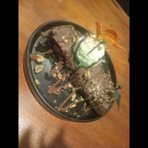 Postres - Brownie con Helado