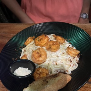 Pasta Alfredo Con Camarones