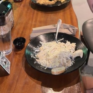 Pasta Alfredo con Pollo