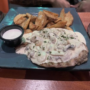 Pollo en salsa de hongos