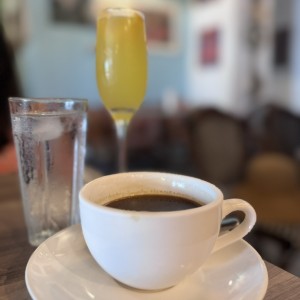 Café Americano y Mimosa