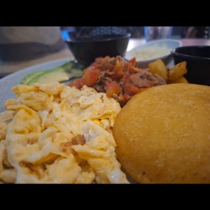 Especiales - Power Caribeño con huevos revueltos