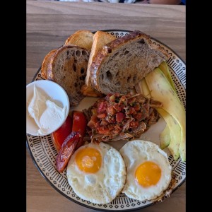 Especiales - Huevos ropa vieja