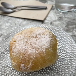 Dona rellena de Nutela