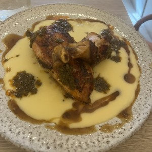 Pollo con Pure y Chimichurri