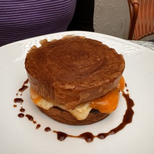 SANDWICHES - DERRETIDO TRES QUESOS