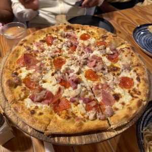 Pizzas Rojas - Carnívora
