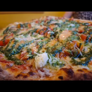 Pizzas Rojas - Pesto