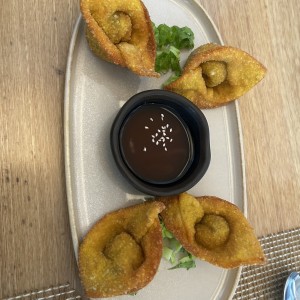 Wantones rellenos de langostinos 
