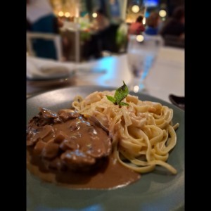 Platos Fuertes - Lomo Saltado