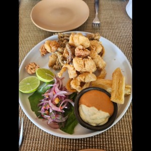 Entradas - Chicharron Mixto