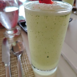 Limonada con hierba buena