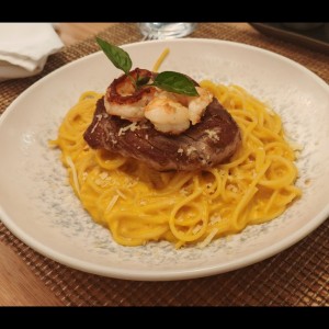 Spaghetti a la huancaina con lomo