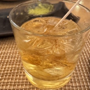 Ron Abuelo en las rocas