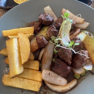 Lomo saltado