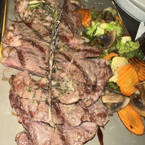Rib eye 12oz con vegetales salteados