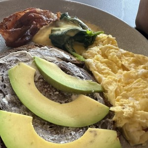 Especiales - Huevos con espinaca