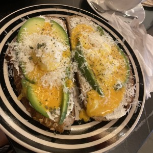 Benedictinos - Aguacate & parmesano