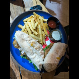 Emparedado de corvina 