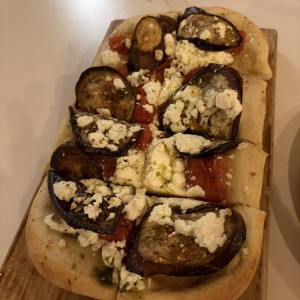 Focaccia de Berenjenas, Za'atar y Queso Feta