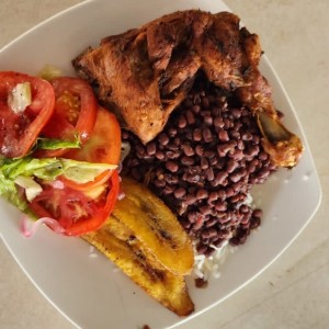 Pollo con frijoles