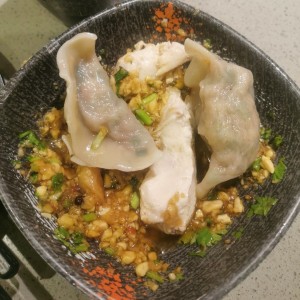 Salsa variada y dumplings