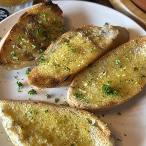 Entradas - Pan de Ajo